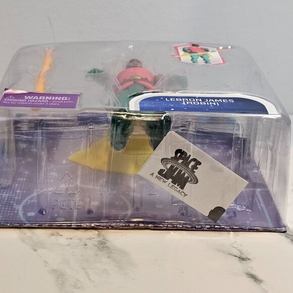 Space Jam: A New Legacy Lebron James (Robin) Baller 5" Action Figure - Picture 8 of 10